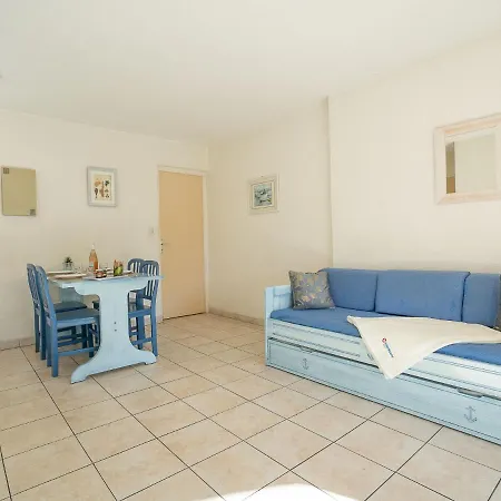 Daire Le Lagon Bleu-5 By Interhome